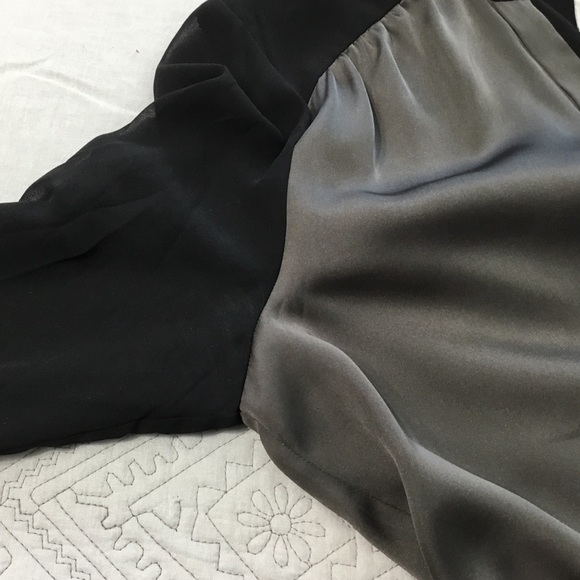 Kenneth Cole Chiffon/Satiny Blouse 🎖HP🎖 - Picture 14 of 14